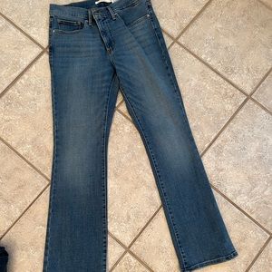 Levi’s 315 size 30. Boot cut